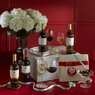 The Dinner Table Wine Gift image